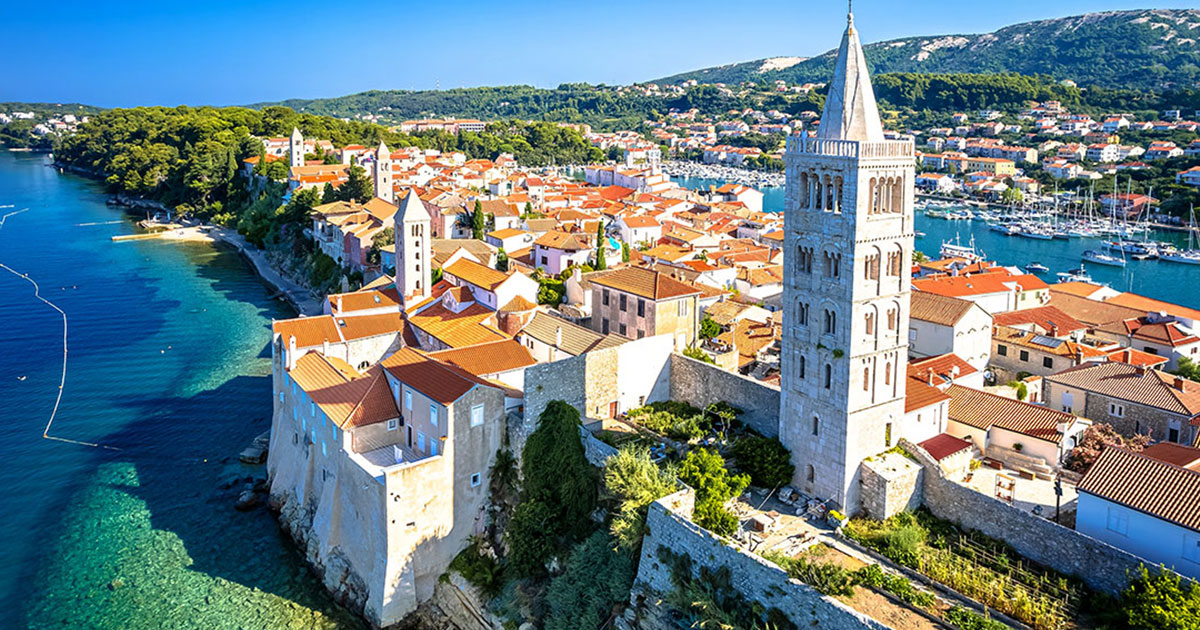 Rab surroundings and natural color